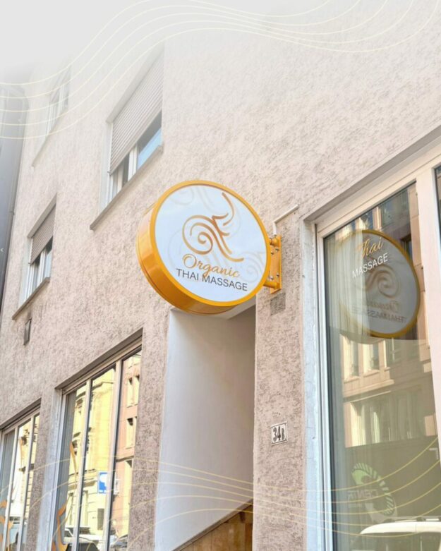 kaundvau GmbH – Projekte - Organic Rhai Massage - Außenschild